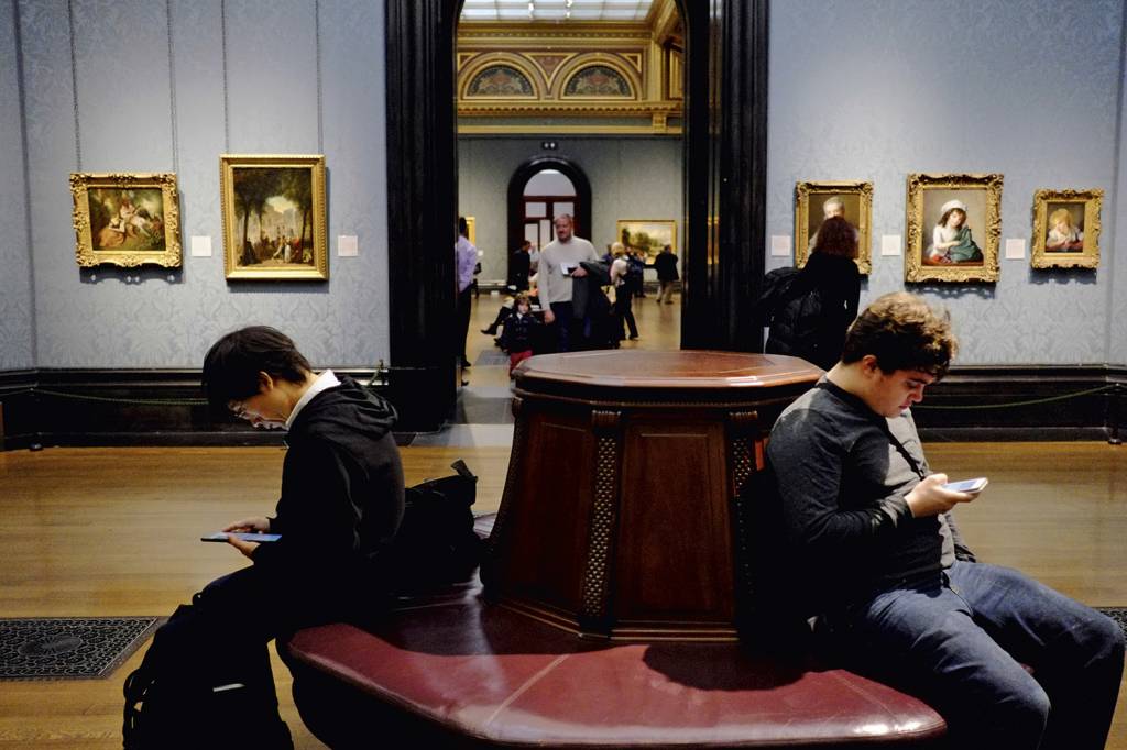 GettyImages-631409518.jpg REALIDADE - Em museus no mundo todo: a arte nas paredes e os jovens absortos nos reels