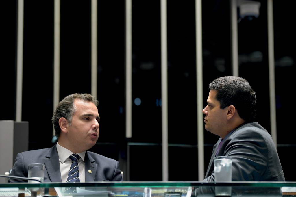 Posse Senadores 2019 NO SENADO - Rodrigo Pacheco e Davi Alcolumbre: verbas vultosas, ministérios importantes e apoio da bancada governista