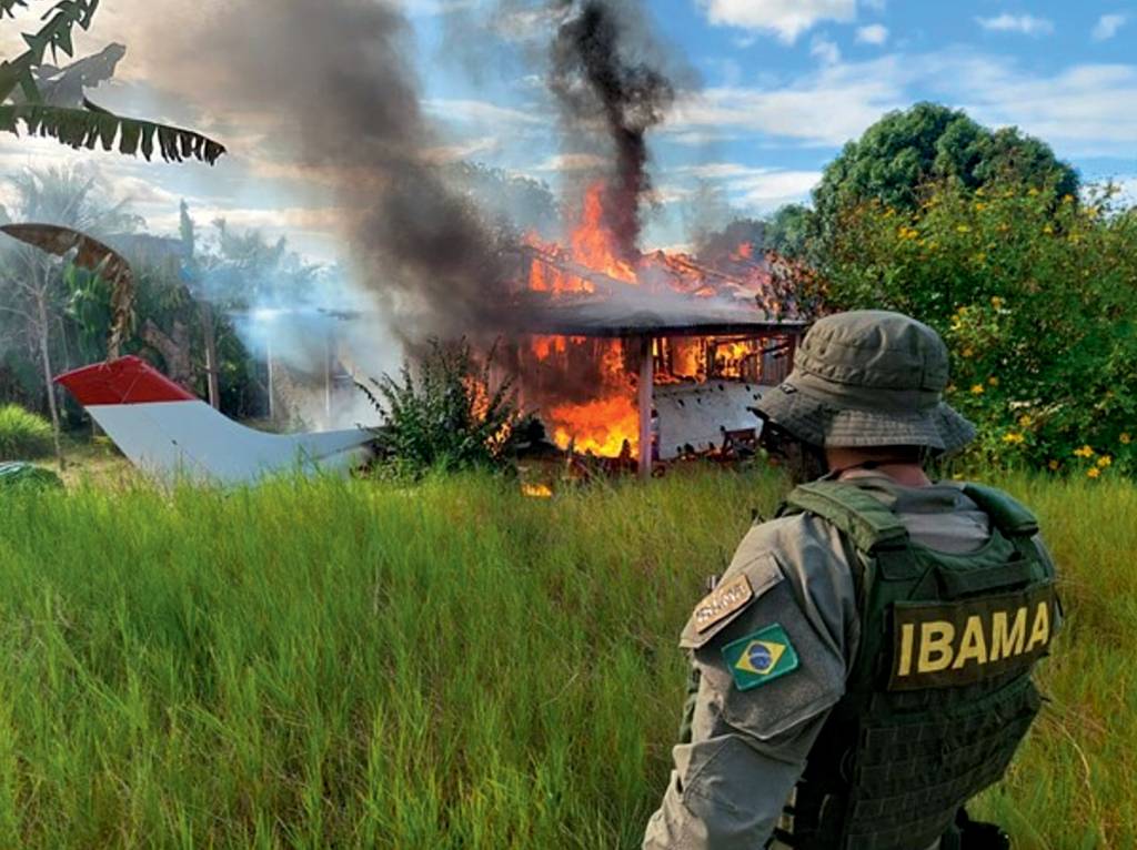 se precisar IBAMA – OPERACOES 2023 2 c.jpg LIMPEZA - Destruição de garimpo ilegal: novo grupo de ação