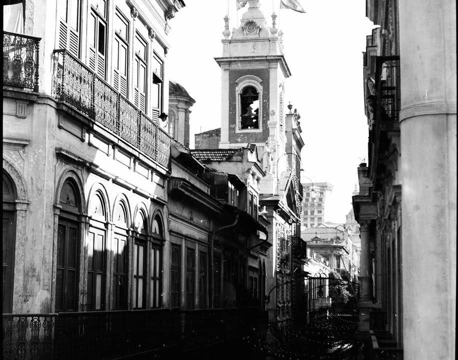 Imagem Antiga da Igreja de Nossa Senhora da Lapa dos Mercadores, na Rua do Ouvidor, no Rio de Janeiro. Data desconhecida. A Igreja passa por um processo de revitalização e recuperação desde março de 2023 -