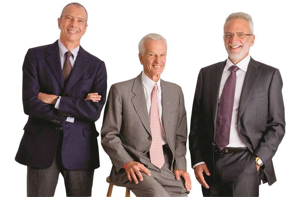 (1a-dupla-1)-beto-sicupira-jorge-paulo-lemann-marcel-telles-20171106-001-copy.jpg BLINDAGEM - Sicupira (à esq.), Lemann (no centro) e Telles: o trio escapou da convocação