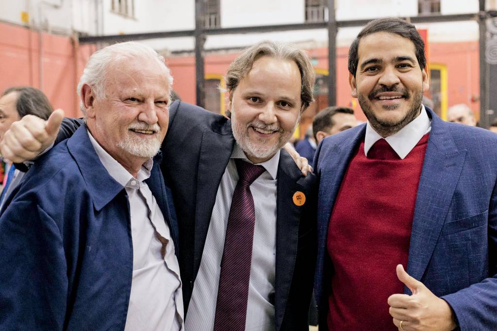 João Pedro Stedile, Marco Aurélio e Jorge Messias ENDOSSO - Stédile, Marco Aurélio e Jorge Messias: o PT faz ato de apoio ao chefe da AGU
