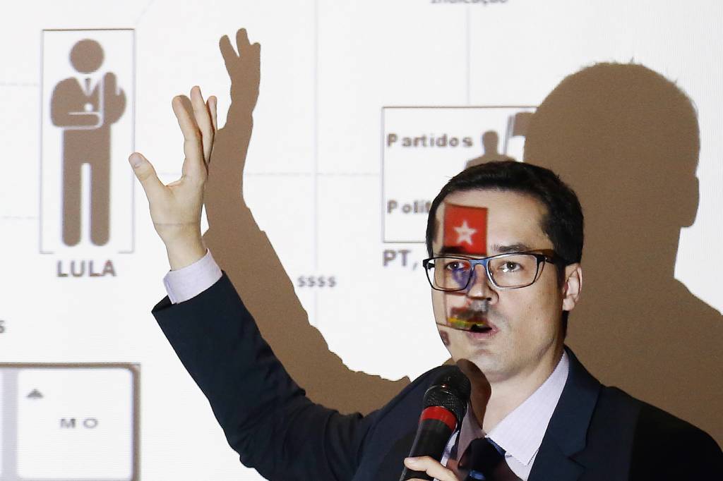 5-DELTAN-DELLAGNOL-INDICIAMENTO-LULA-2016-156.jpg REVIRAVOLTA - O ex-procurador e ex-deputado Dallagnol: de pedra a vidraça