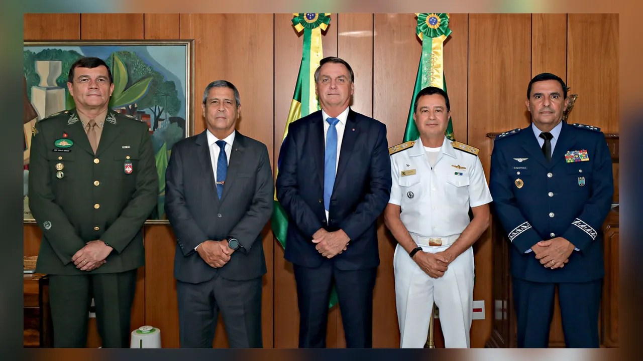 Cid delata oficiais-generais. E agora?