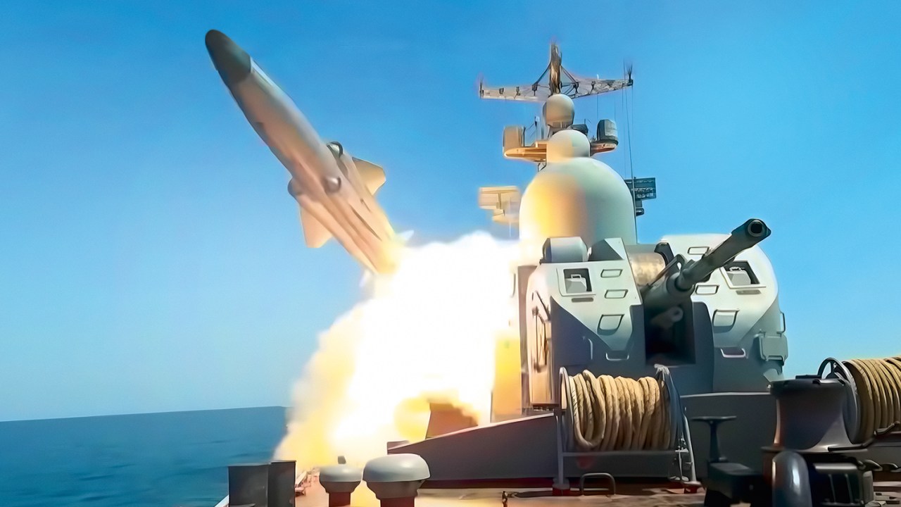 DISPUTA - Ataque ao QG da Marinha russa no Mar Negro: tentando reabrir a rota bloqueada