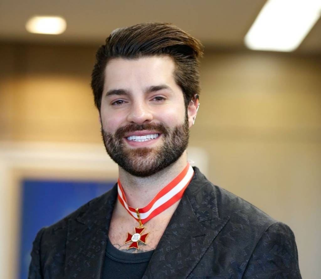 Presidente do TST faz homenagem a Alok