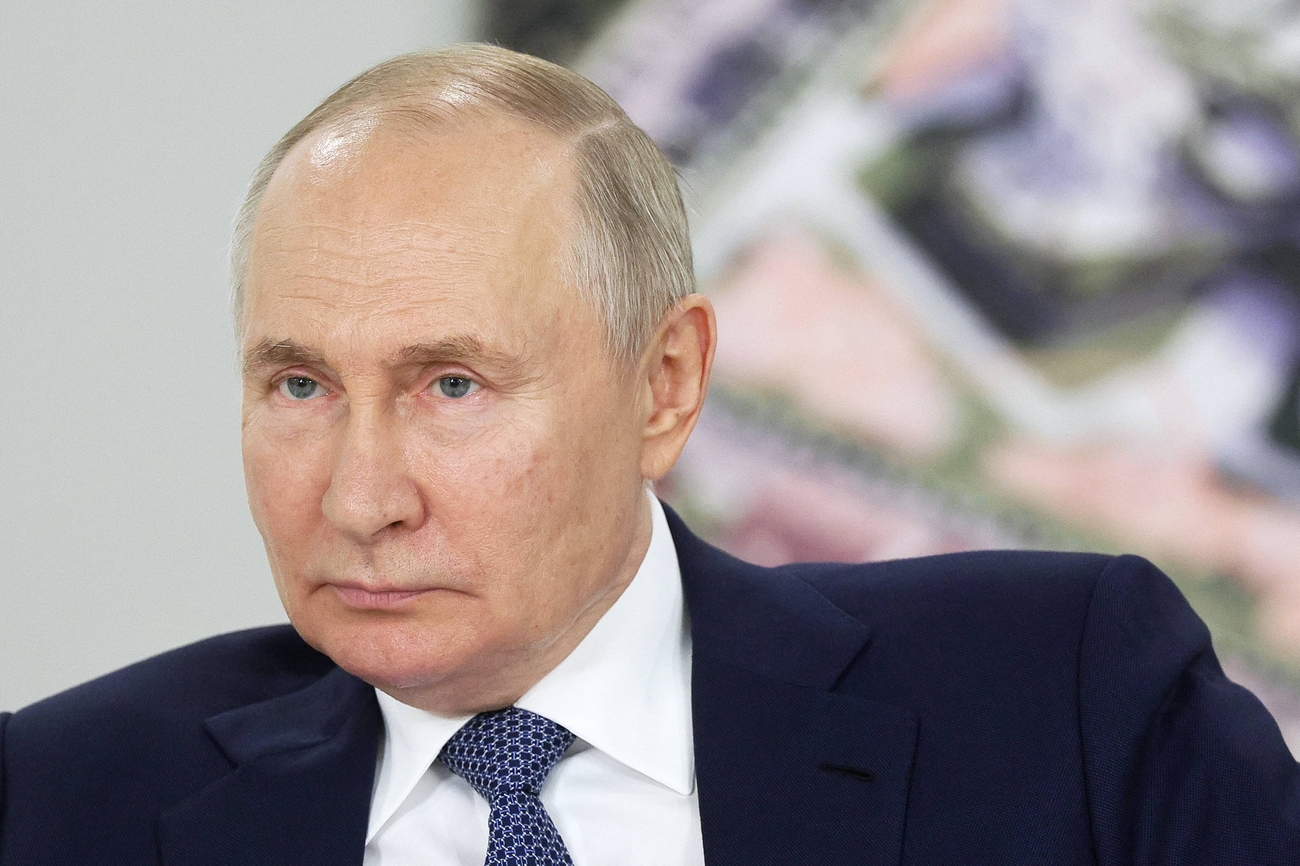 Aviões de Putin levaram à força mais de 300 crianças ucranianas, diz relatório
