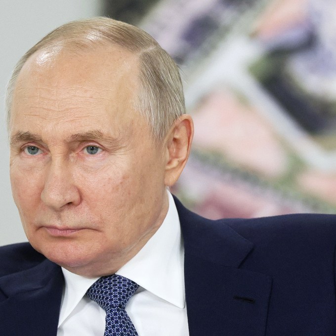 Rússia reforça presença militar com novas bases na fronteira com Finlândia, diz jornal