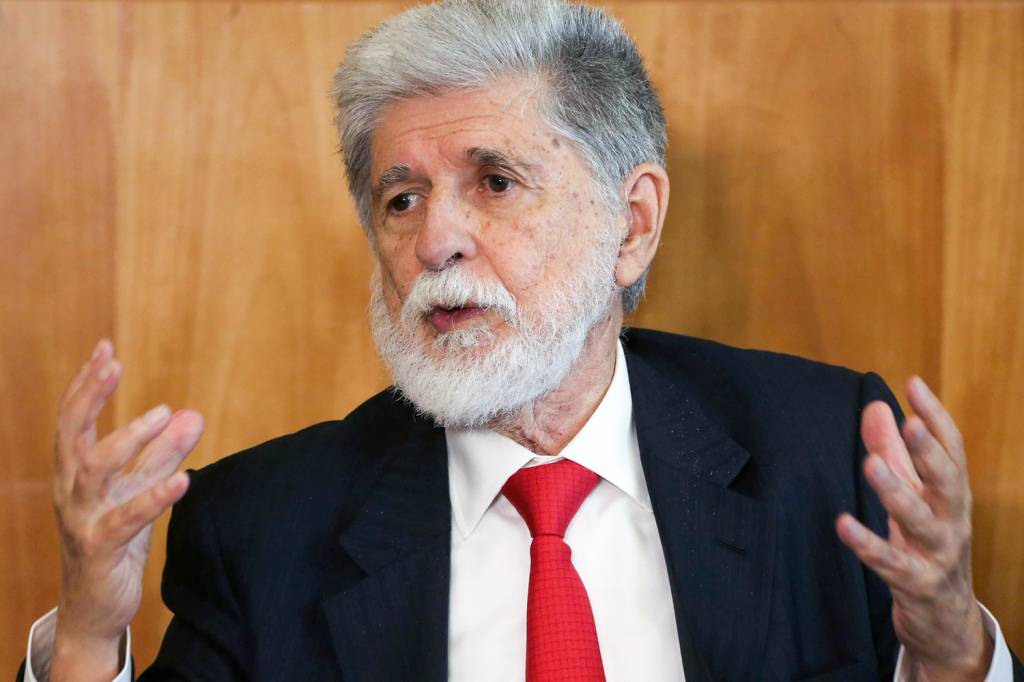 20221205135457365_50.jpg EQUILIBRISTA - Amorim: ex-chanceler tentou justificar o ataque e criticou Israel