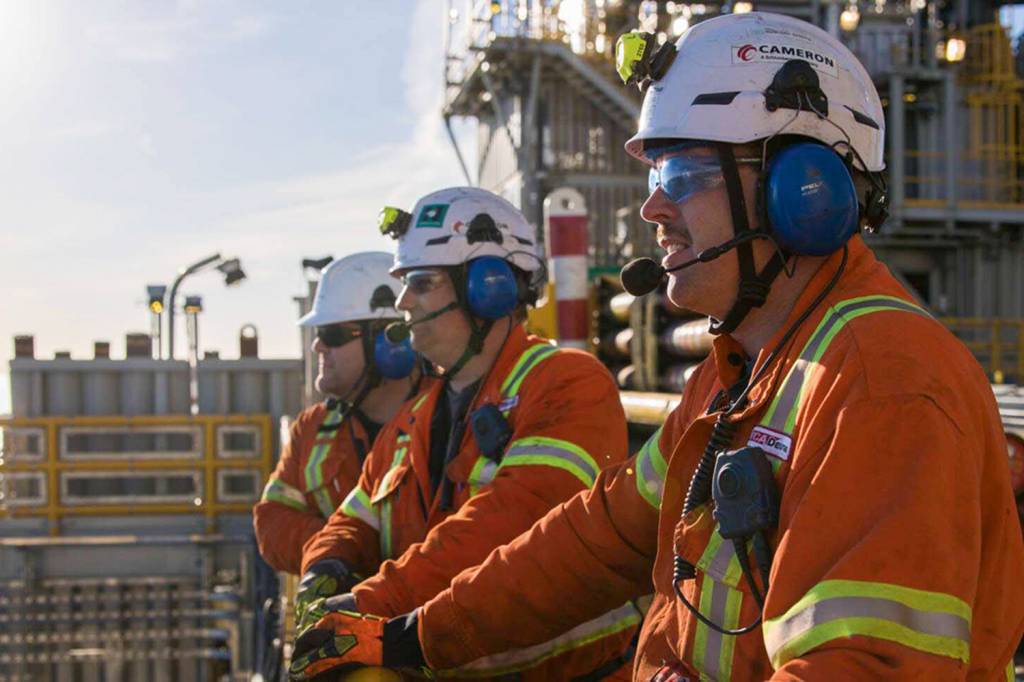 Apoio-2-(Exxon)-PETROLEO—EXXON-MOBIL-b.jpg INVESTIMENTO - Funcionários da Exxon: a empresa fez a sua maior aquisição no ramo de óleo em mais de duas décadas