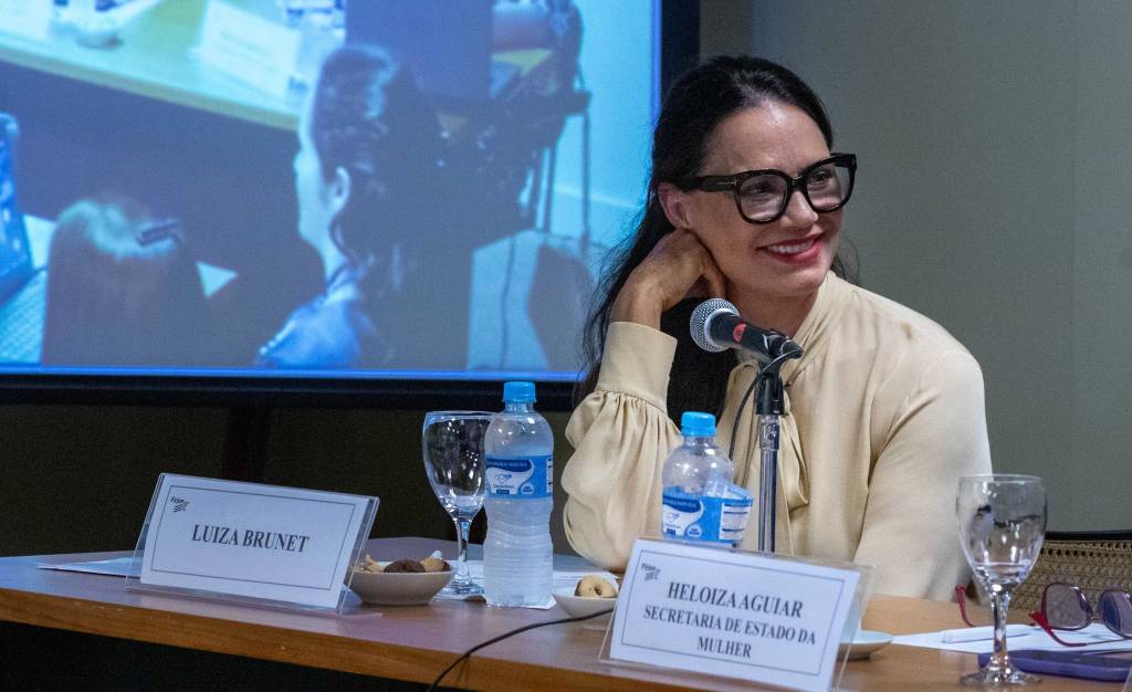 Luiza Brunet explica agenda cheia: ‘Mais do que no meu auge na passarela’