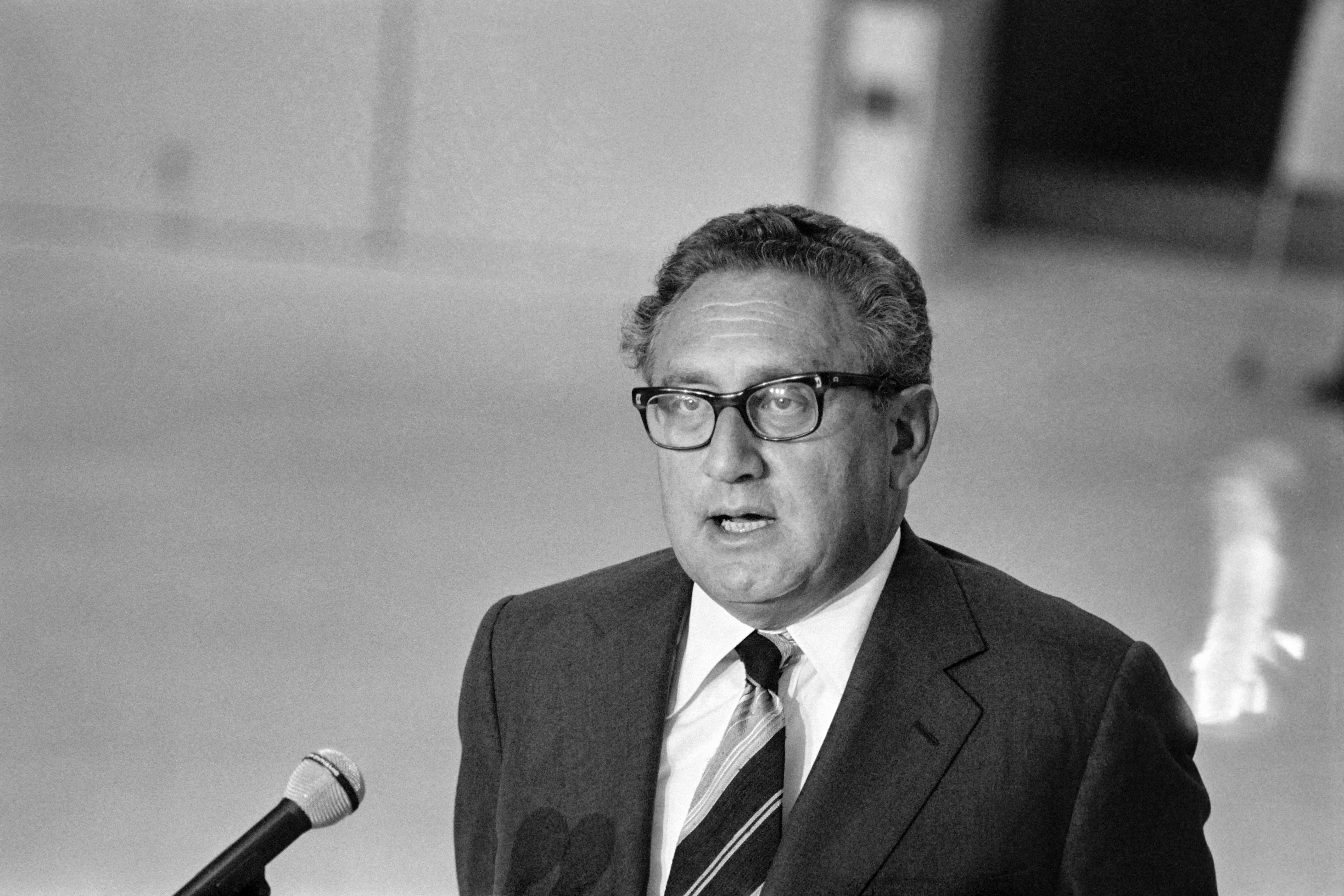 ‘Profunda miséria moral’: A reação dos chilenos à morte de Henry Kissinger