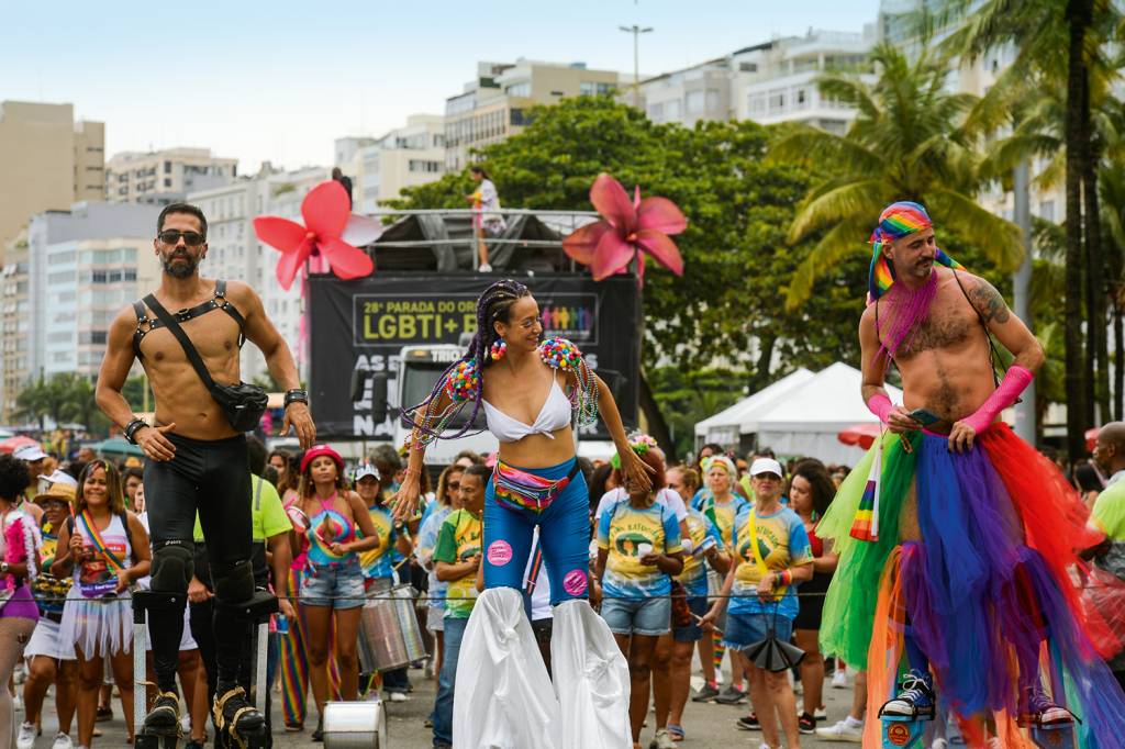 PARADA-DO-ORGULHO-LGBTI+-53341689572.jpg PARADA-DO-ORGULHO-LGBTI+-53341689572.jpg