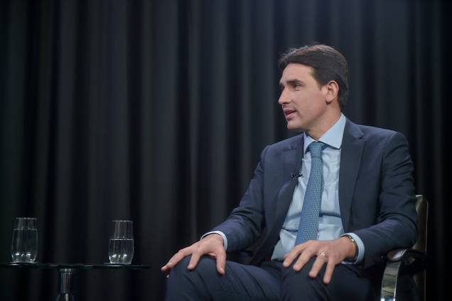 O ministro de Portos e Aeroportos, Silvio Costa Filho, no programa "Amarelas On Air", de Veja O ministro de Portos e Aeroportos, Silvio Costa Filho, no programa "Amarelas On Air", de Veja