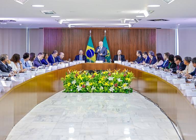 O recado antiostentação de Lula a ministros antes de nova viagem