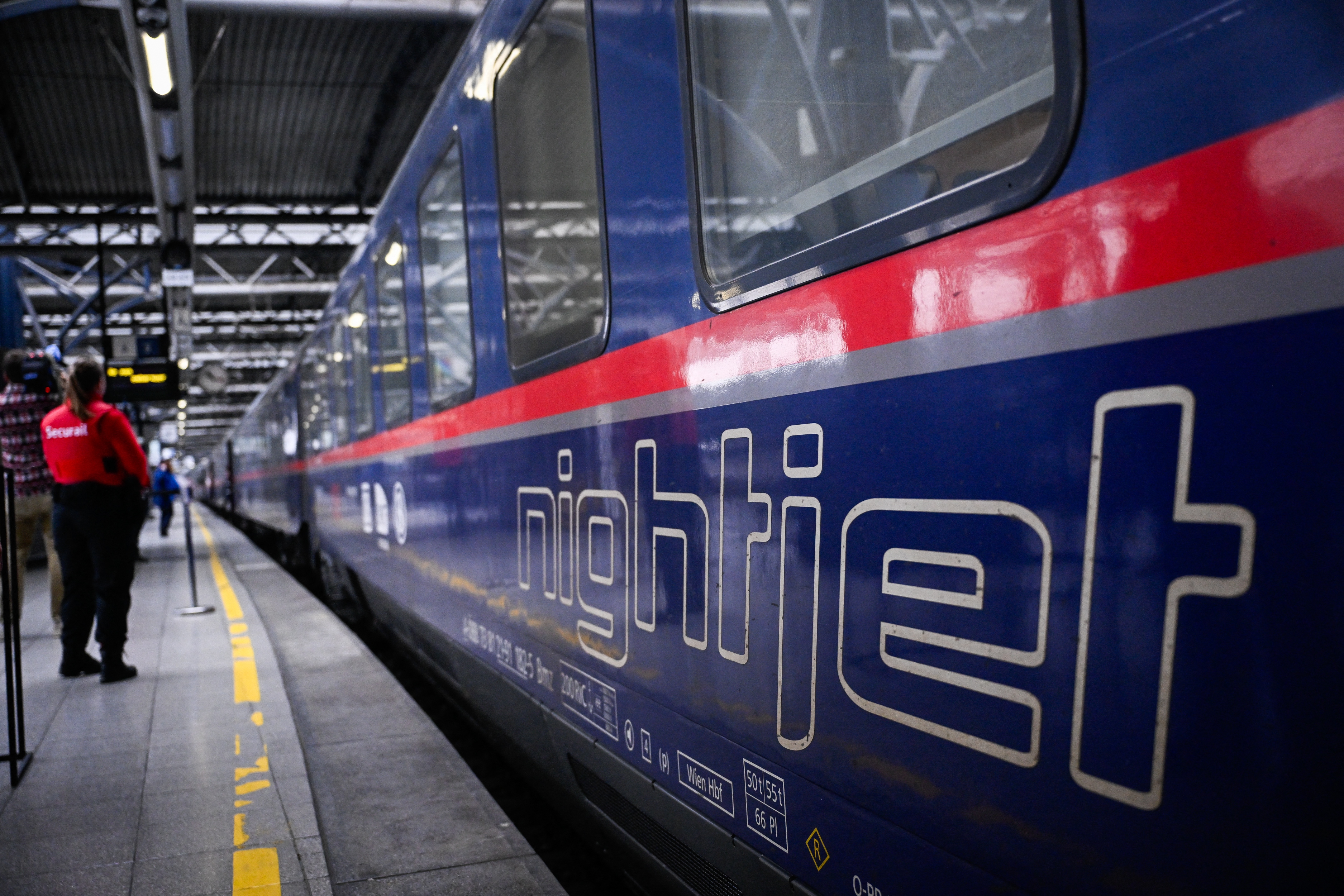 De olho no verde, trem noturno entre Berlim e Paris volta aos trilhos