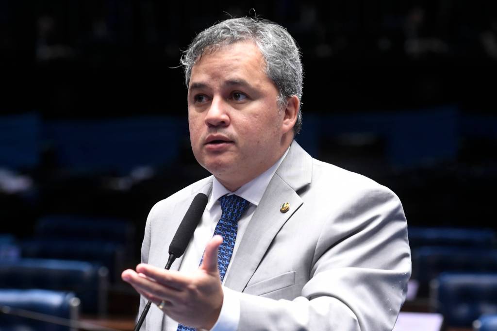 Senador ‘fura’ própria audiência e deixa supermercados no vácuo