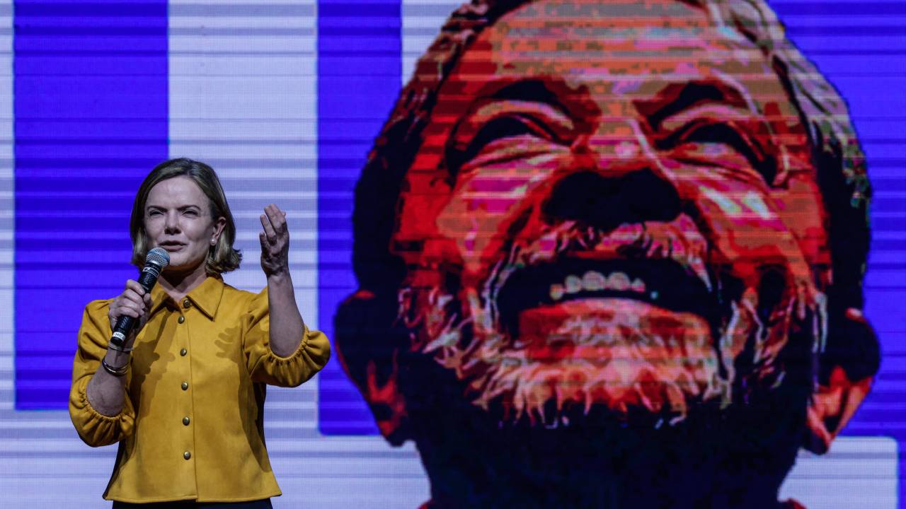 GLEISI HOFFMAN - Fim das Reeleições: presidente do PT responde a proposta de Pacheco