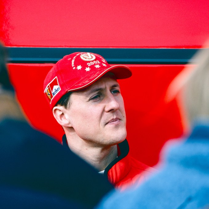 Schumacher não está mais acamado 12 anos após acidente, diz jornal