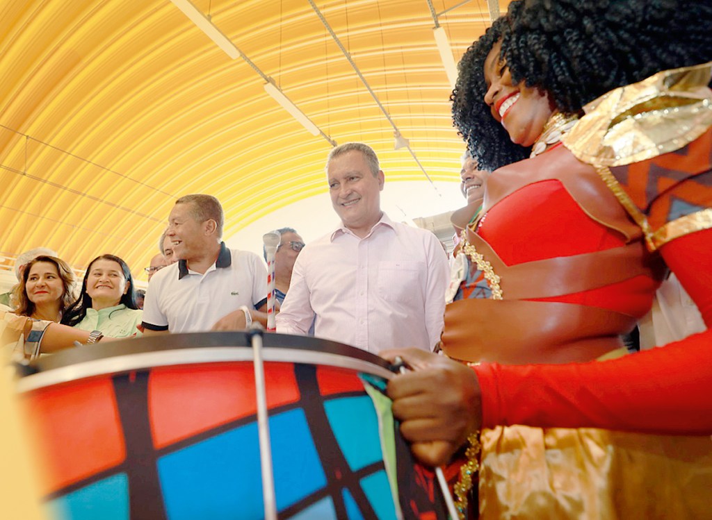 CORRERIA - Rui Costa, no metrô em Salvador: ministro coordena os investimentos pelo país