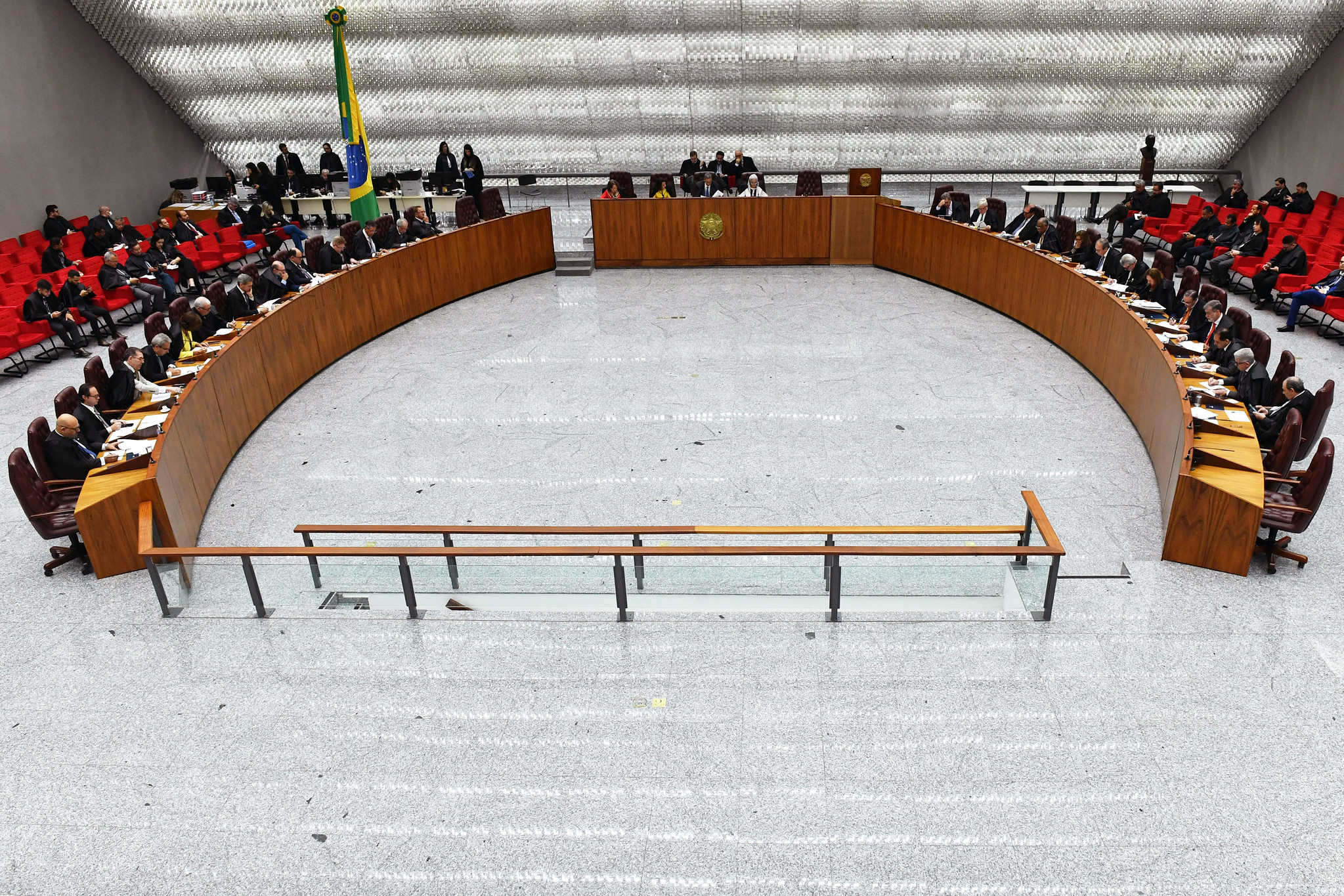 STJ pede que TRFs enviem nomes de candidatos a vaga na Corte