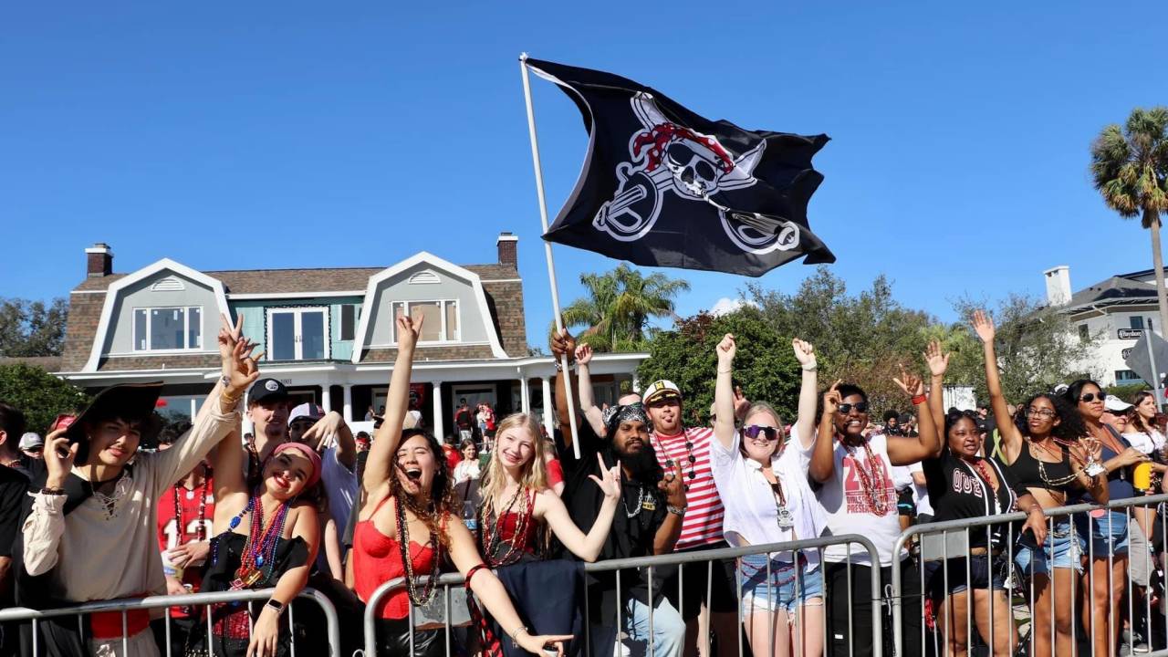 PIRATAS EM TAMPA - Gasparilla: moradores celebram o mítico José Gaspar