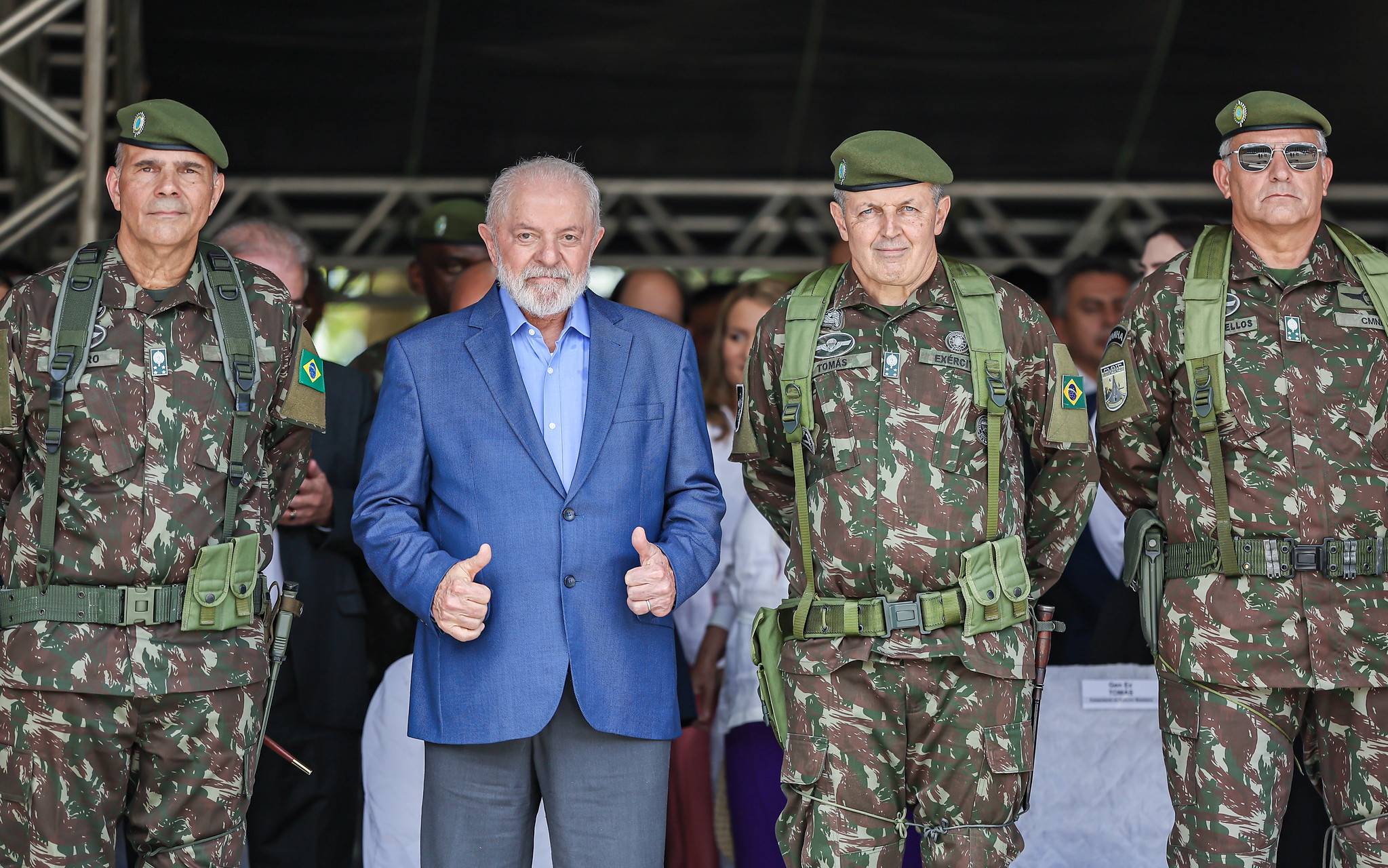 Os agrados de Lula às Forças Armadas durante viagem pelo Nordeste