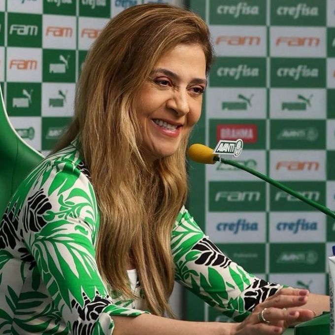 Leila Pereira processa jogador por danos morais após xingamentos