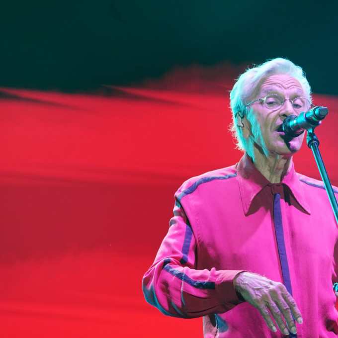 Caetano Veloso diz que debate sobre sexualidade passou do limite