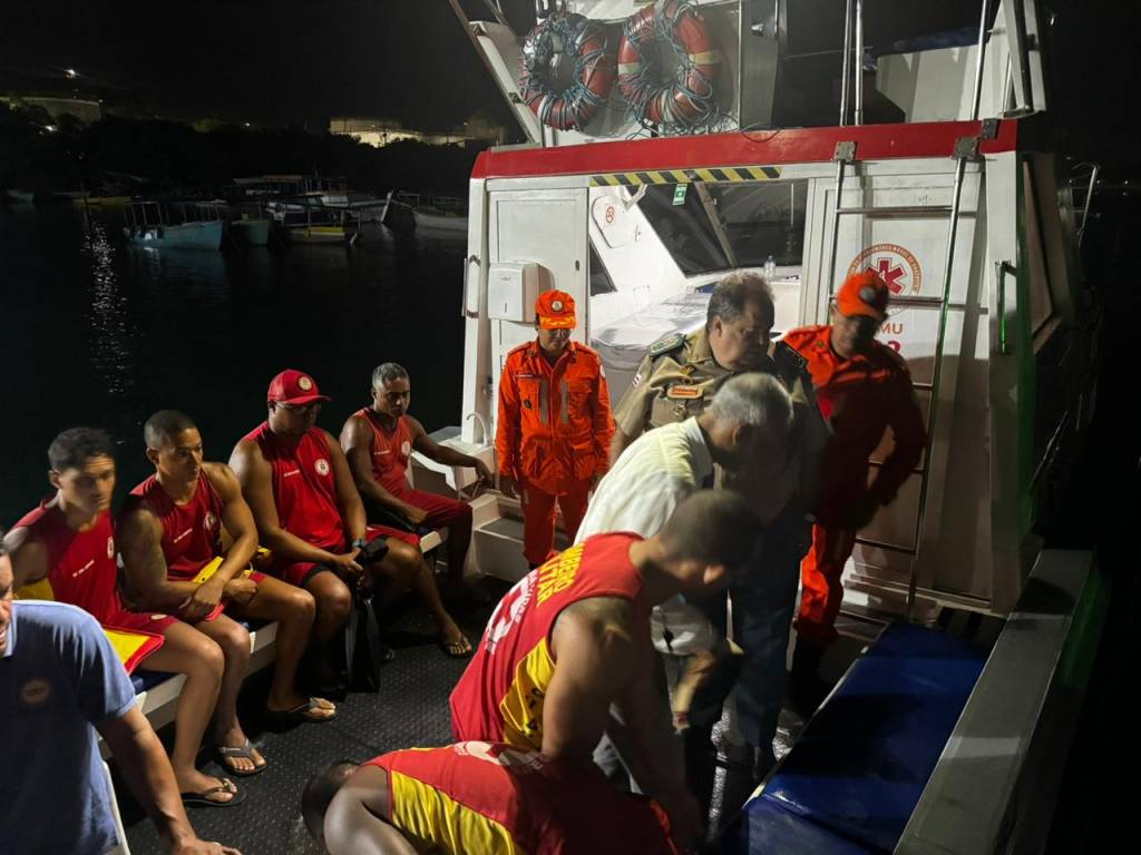 Naufrágio de barco na Bahia deixa cinco mortos e dois desaparecidos