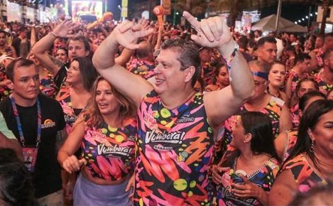 Gleisi e Macêdo criticam ‘mentiras e intrigas’ após viagem para Carnaval