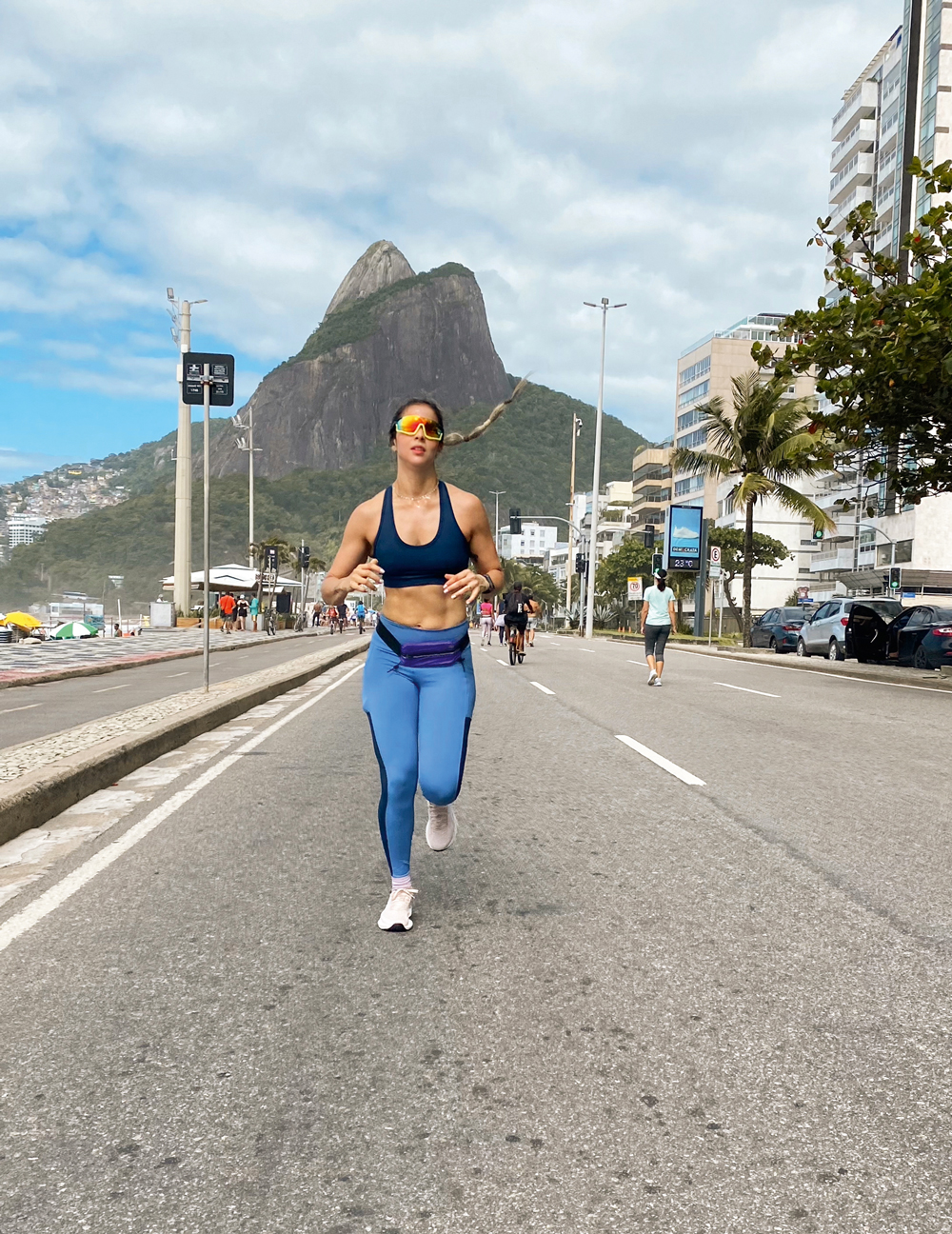2—Tezza-6076.JPG PAIXÃO PELO ESPORTE - Embora já levasse uma vida ativa, a professora de literatura Amanda Vieira começou a correr somente no ano passado. Participou de provas como a São Silvestre e agora treina para encarar o desafio da maratona. “Me tornei mais forte”, conta ela.