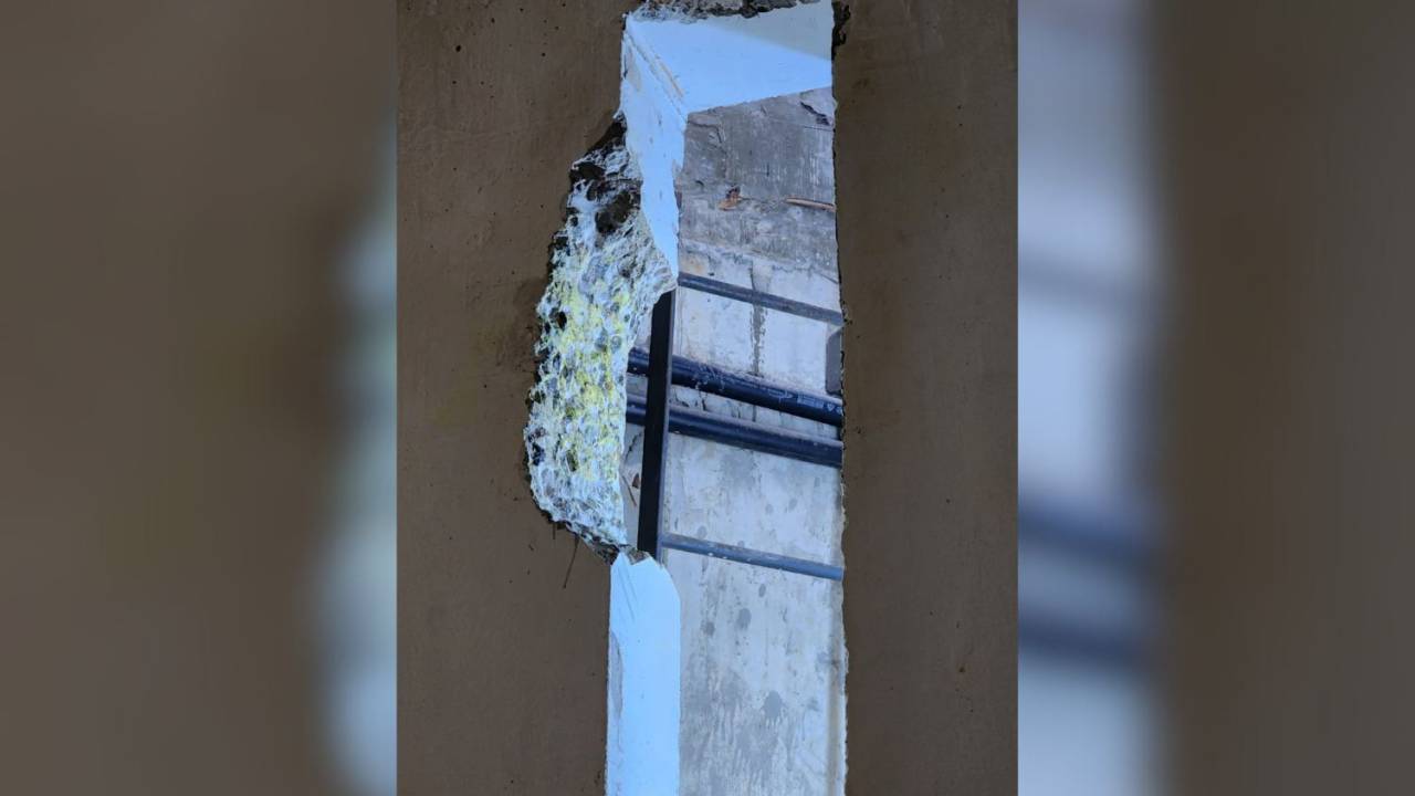 Foto mostra buraco em cela de preso que fugiu de penitenciária de Mossoró (RN)
