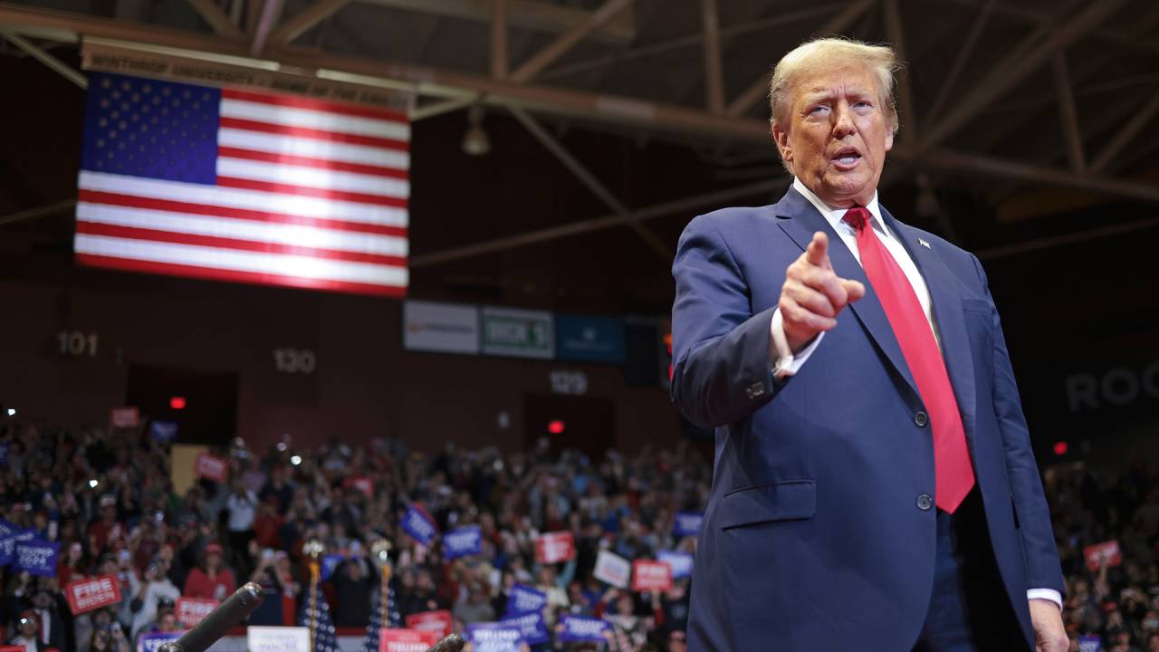 EMPOLGAÇÃO - Trump: largada triunfal, com controle total do partido e da sempre fiel base aliada