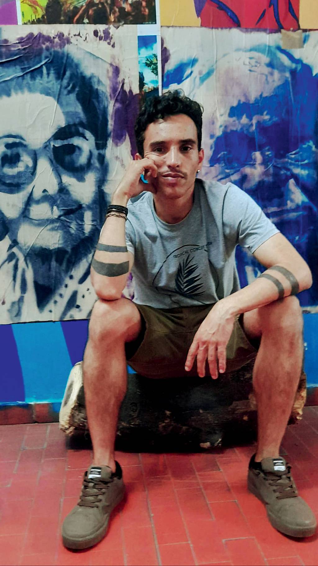 Personagem 1 d Eduardo-Real1 copy.jpg ENFIM, LIVRE - O universitário paulista Eduardo Real, 37 anos, rodou várias comunidades terapêuticas, onde vivia o ciclo de abstinência seguida de recaída. “Só consegui largar o crack com tratamento em liberdade”, diz