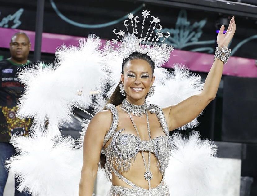 Paolla Oliveira, rainha de bateria da Grande Rio -
