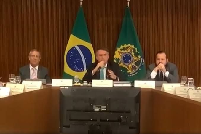 Moraes libera vídeo de reunião de Bolsonaro em que se discutiu golpe