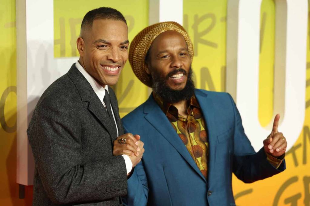 ping-35-linhas—ZIGGY-MARLEY-e-REINALDO-MARCUS-GREEN-2024-1-a-EFE.jpg HERDEIRO - Ziggy Marley (de azul) e o diretor Reinaldo Marcus Green: “Reggae é sobre paz e união dos povos”