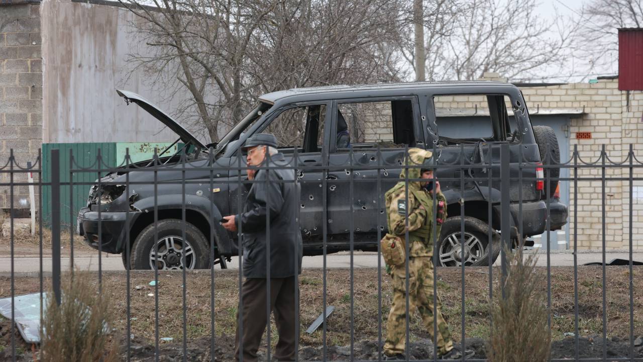 A view shows aftermath of fresh aerial attacks in the settlement of Razumnoye outside Belgorod on March 19, 2024. (Photo by STRINGER / AFP)