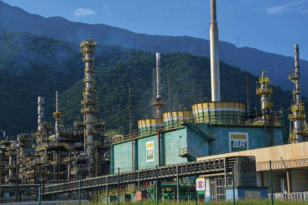 000_9R293D.jpg VITÓRIA - Petrobras: pagamento dos dividendos extras e vaga no conselho de administração da empresa