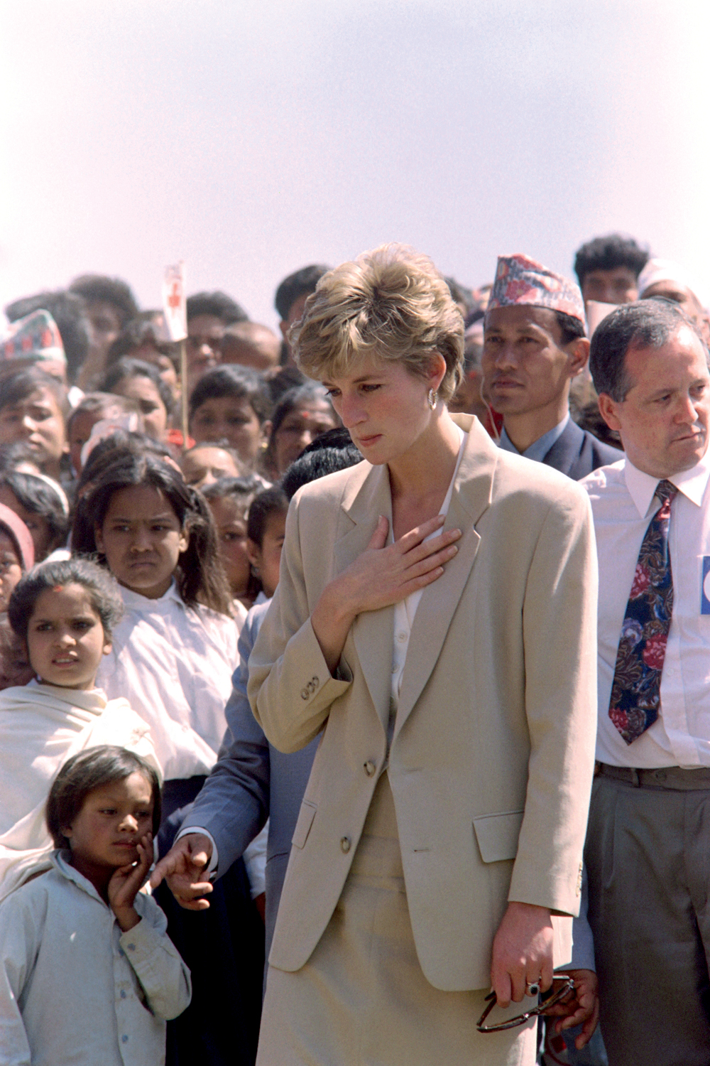 NEPAL-DIANA-BIO PASSADO - Diana: o baque da sua morte, em 1997, na popularidade da rainha Elizabeth foi superado