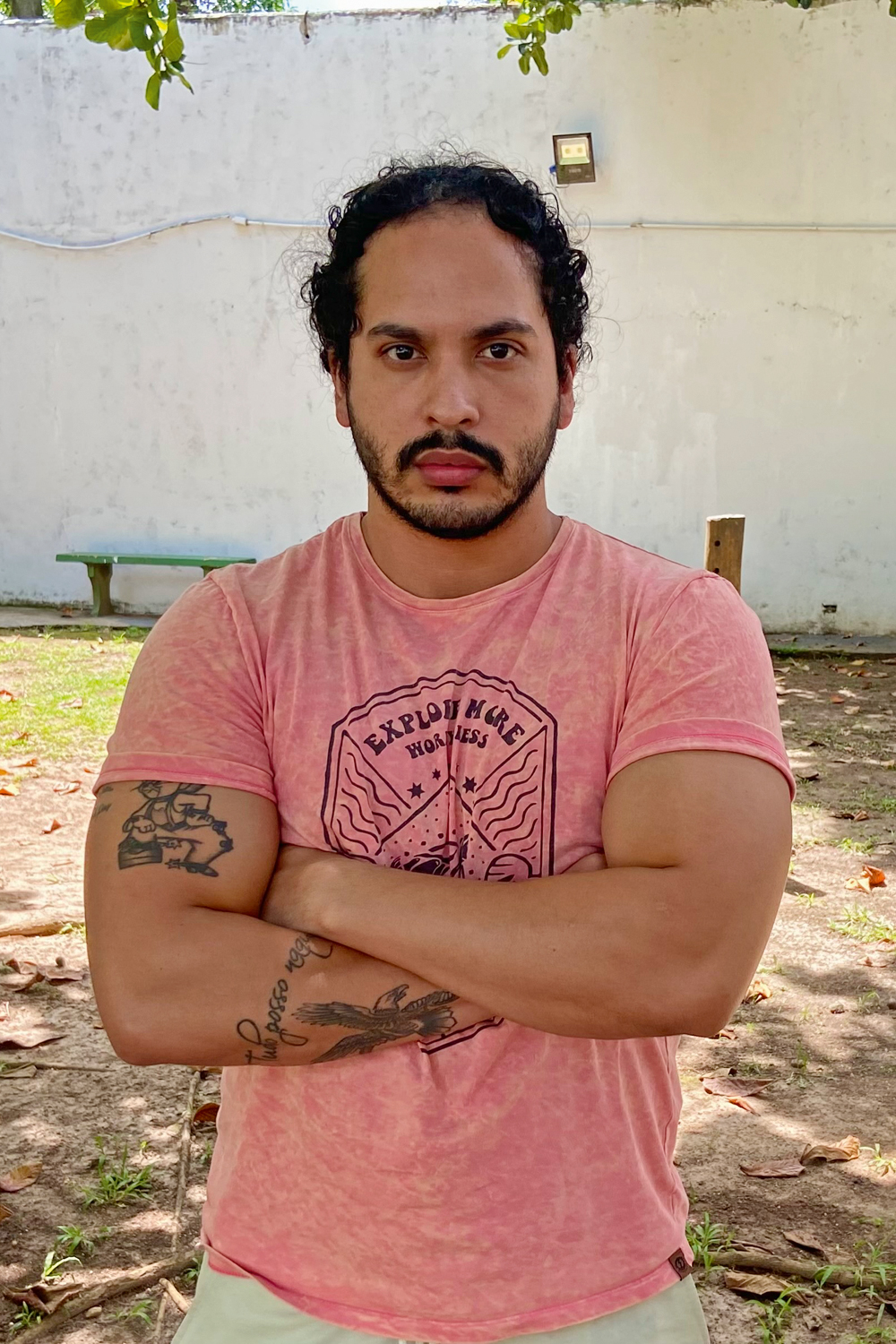 2D-(2)-image_50443265.JPG COTISTA OU NÃO COTISTA? - Formado em educação física pela USP no sistema de cotas, Pedro Vaz, 28 anos, buscou dar um novo rumo na vida prestando vestibular para o curso de direito. Dessa vez, porém, não foi aceito pela banca de identificação racial. “Me senti humilhado. Passei a ter crise de ansiedade e perdi 7 quilos enquanto aguardo meu caso se desenrolar na Justiça”, diz.