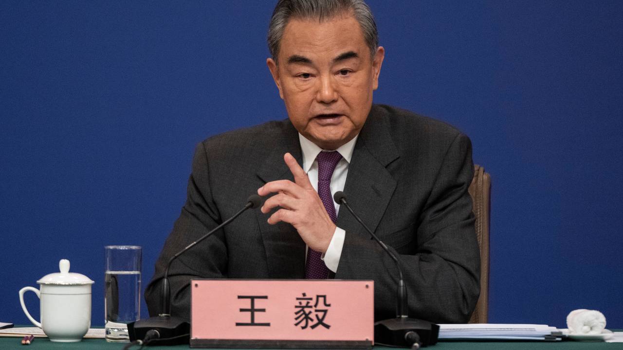 Wang Yi, ministro das Relações Exteriores da China, discursando durante a conferência Duas Sessões em Beijing, na China. 07/03/2024