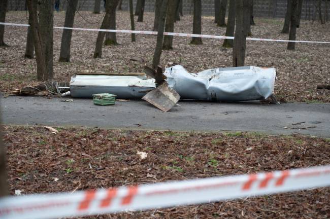 Russian airstrike hits Ukraine’s capital KYIV, UKRAINE - MARCH 24: A view of the Russian missile fragments falling in a park after Russian airstrike as the Ukrainian forces continue their investigation in Kyiv, Ukraine on March 24, 2024. Serhiy Popko, the head of the Kyiv City Military Administration, in his statement on the administration's social media account, stated that the Russian army used 'X-101', 'X-555' and 'X-55' type cruise missiles from 'Tu-95MS' type strategic bombers in the attack on Kyiv this morning. Ukrainian Air Force Commander Lieutenant General Mykola Oleshchuk announced that 18 of 29 Russian missiles and 25 of 28 Shahed-136/131 unmanned aerial vehicles were shot down by Ukrainian air defense units. (Photo by Danylo Antoniuk/Anadolu via Getty Images)
