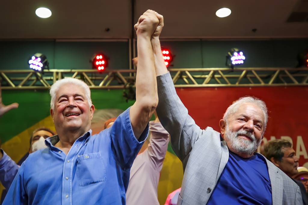 Crise no PT de Curitiba provoca a primeira baixa: Requião deixa o partido