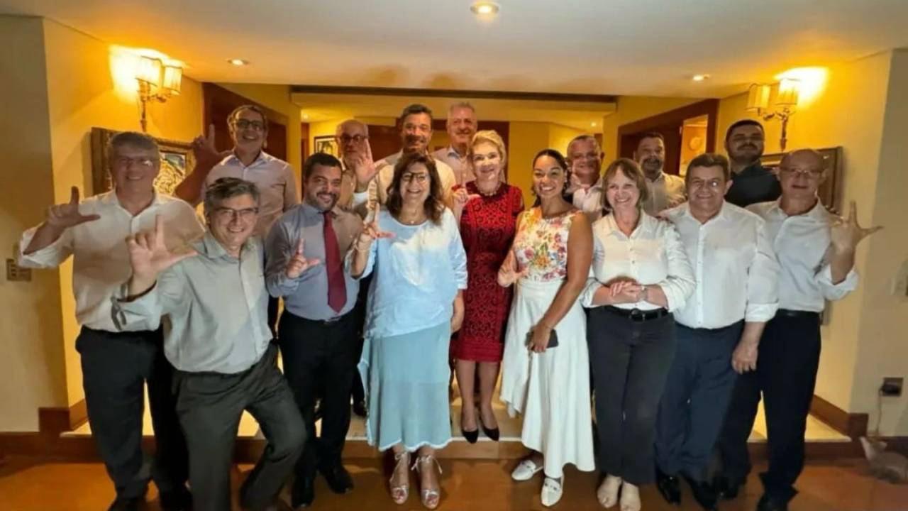 Ex-prefeita Marta Suplicy em jantar com deputados estaduais da bancada do PT, na Alesp