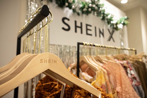 Gigantes da moda "fast fashion" produzem cerca de 7.200 peças novas por dia.