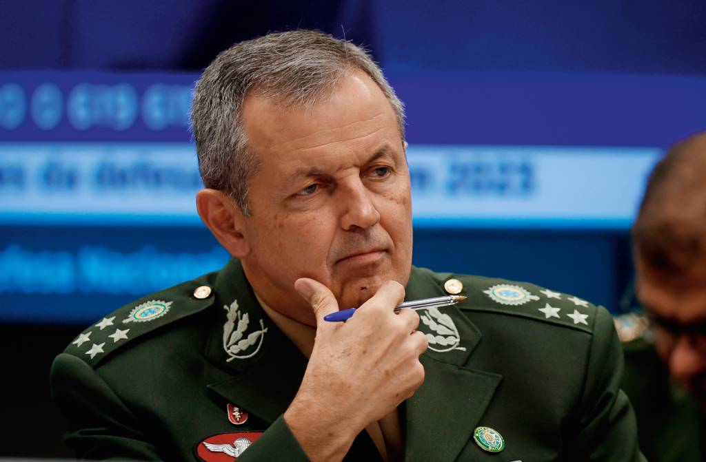 24534554-high.jpeg INTRIGA - Paiva: Braga Netto disse que o comandante é “PT desde pequenininho”