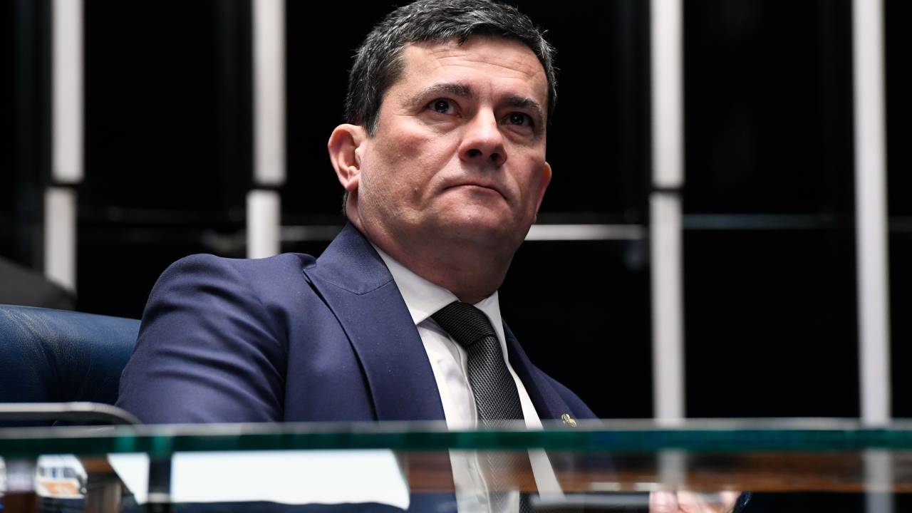 Ex-juiz federal da Lava Jato é acusado por PT e PL de abuso de poder econômico na pré-campanha à Presidência que fez em 2022 quando estava no Podemos