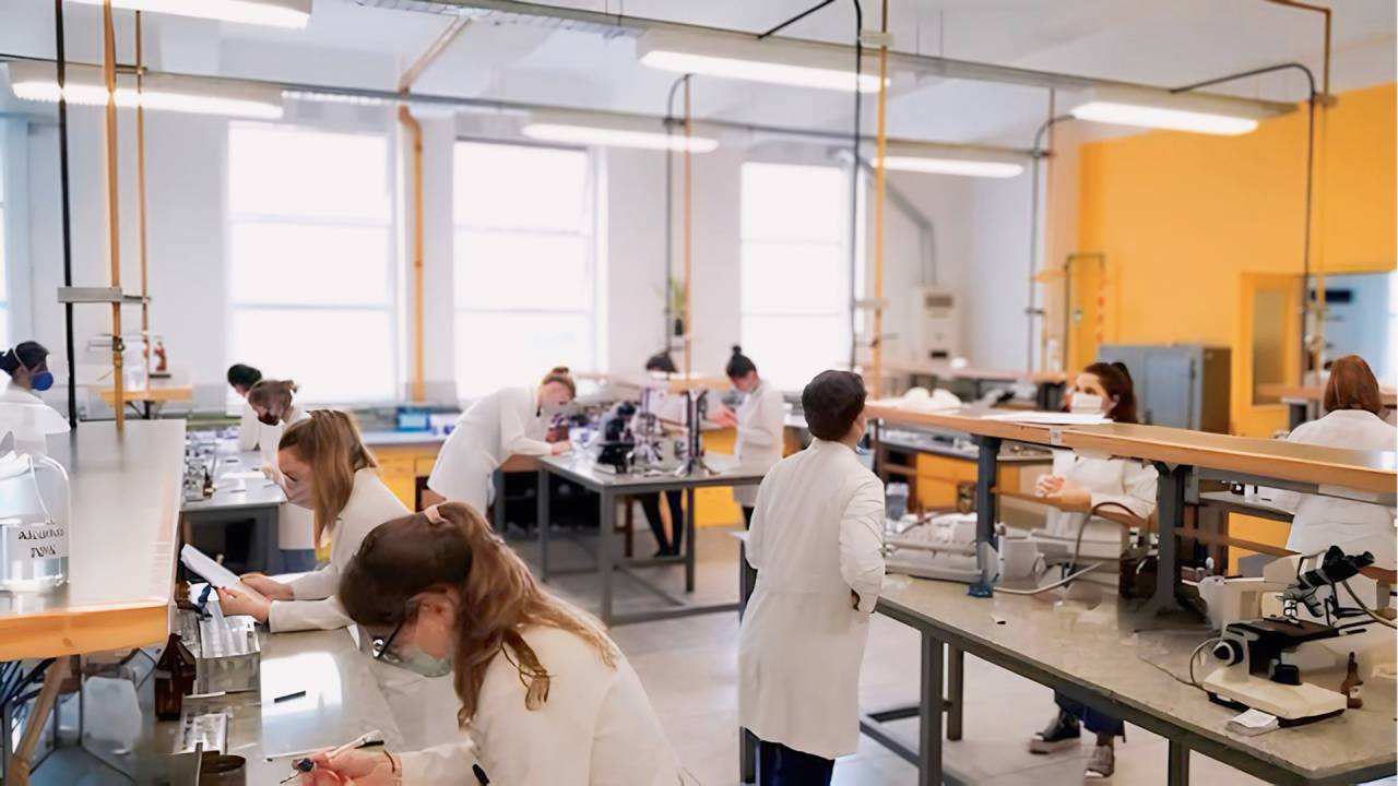 CIRCUITO PORTENHO - Universidade de Buenos Aires: ensino bem avaliado e portas abertas, sem vestibular